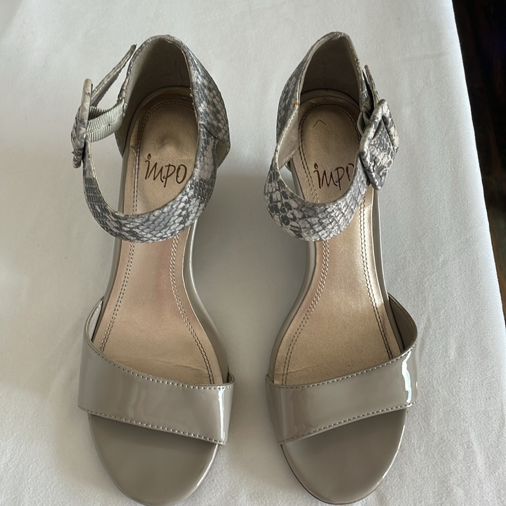 Impo Vantage Grey Snake Print Heel Upper Strap Wedge Open Toe Sandals Size 6.5 - Picture 8 of 15